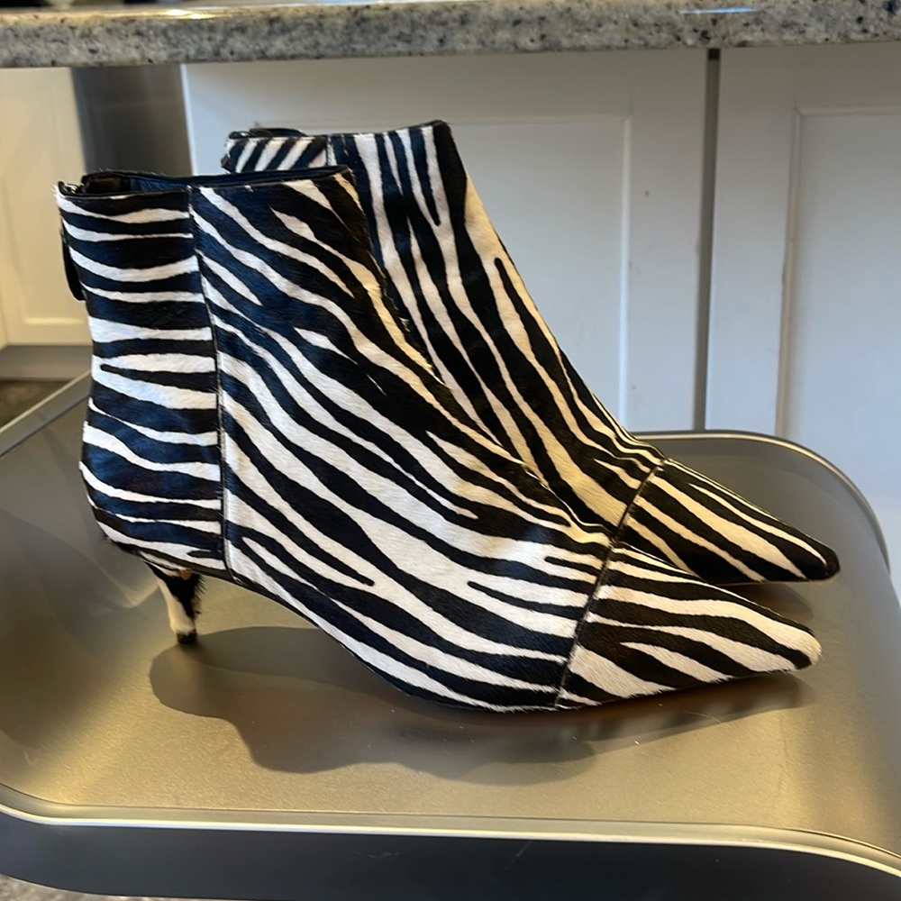 SOLD!!!! ALEXANDRE BIRMAN PONY HAIR ZEBRA PRINT ZIP BOOTIE. 39.5 - Picture 1 of 11